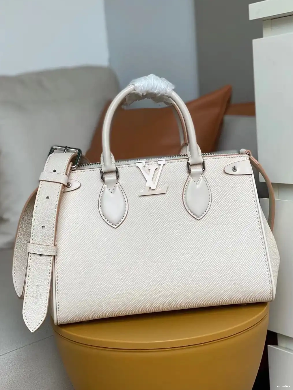 Cheap VUITTON MM LOUIS TOTE GRENELLE 0504